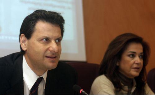 Eσωκομματικές ενστάσεις προκαλεί το «παρών» της Δημοκρατικής Συμμαχίας