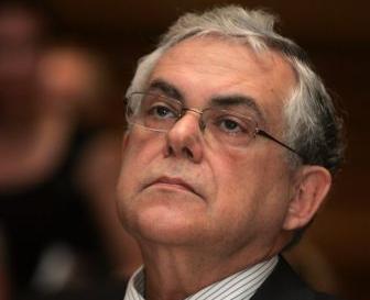 Κάθοδο του Λουκά Παπαδήμου στην ενεργή πολιτική βλέπουν οι Financial Times