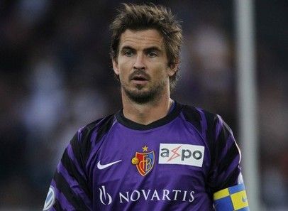 «Κόκκινος» ο Κοστάνσο για τρία χρόνια