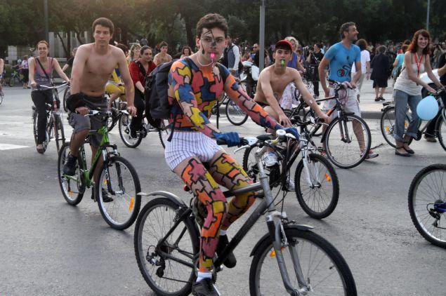 Από… τα ρούχα τους βγήκαν εκατοντάδες ποδηλάτες στη Θεσσαλονίκη