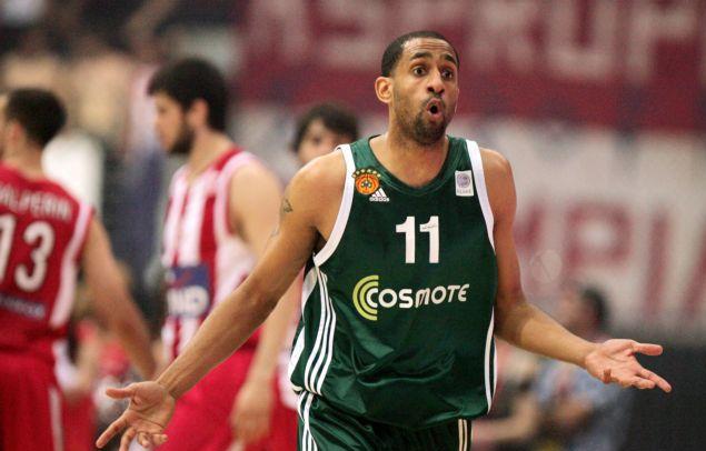 Προς Σιένα ο Νίκολας, κορυφαίος της χρονιάς ο Ζοτς