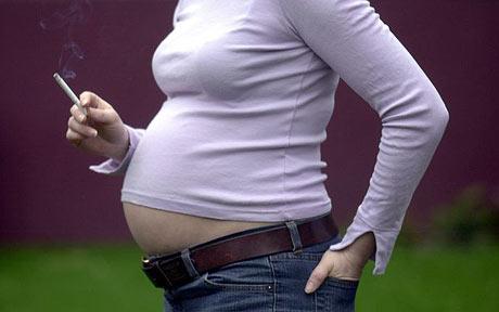 Το μητρικό κάπνισμα επιδρά αρνητικά στην χοληστερόλη του εμβρύου