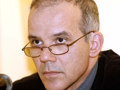 Επίθεση από αγνώστους δέχθηκε ο δημοσιογράφος Τάσος Τέλλογλου στη διαδήλωση της Αθήνας