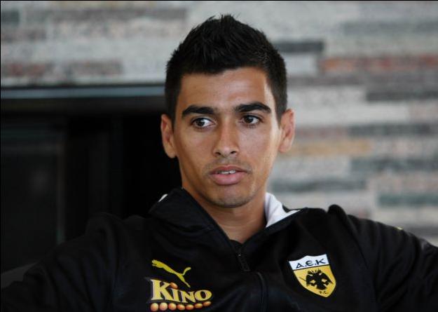 Το μπαλάκι στην ΑΕΚ ρίχνει ο Λεονάρντο σχετικά με την παραχώρησή του