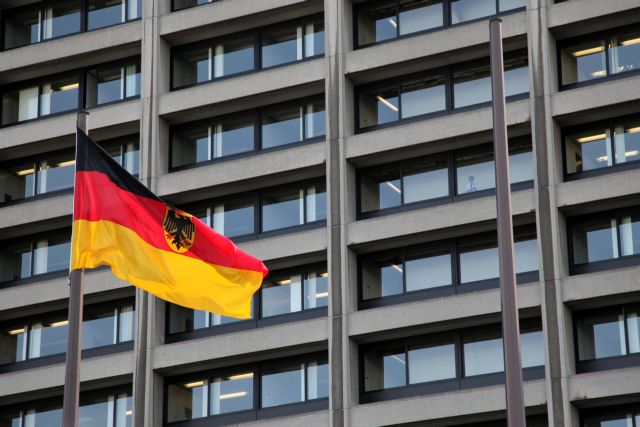 Η ανάπτυξη της Ελλάδας θα έχει οφέλη και για τις γερμανικές επιχειρήσεις, τονίζει το Βερολίνο