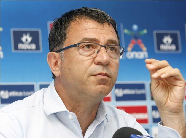 Αντιπαράθεση με τον Μπόνιτς και όχι τον Μπάλαμπαν, διευκρινίζει ο Λεμονής