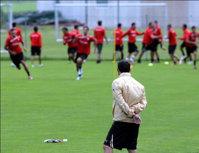 Σήκωσε τα μανίκια ο Βαλβέρδε, που προκρίνει τον Γέστε αντί του Κάρλος Σάντσες