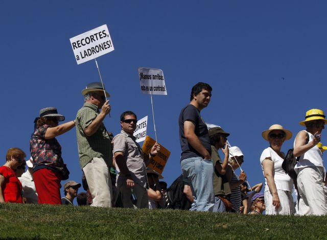 Εξώσεις ανέργων προσπαθούν να παρεμποδίσουν οι Ισπανοί «Αγανακτισμένοι»