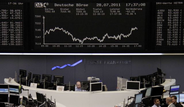 Μεικτά πρόσημα στις ευρωπαϊκές αγορές και τη Γουόλ Στριτ την Πέμπτη