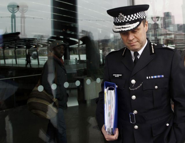 Δεύτερη παραίτηση-«βόμβα» στην Σκότλαντ Γιαρντ για τις υποκλοπές