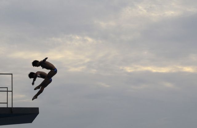 Κινεζική κυριαρχία στις καταδύσεις, χρυσό και στις συγχρονισμένες από πλατφόρμα 10μ.