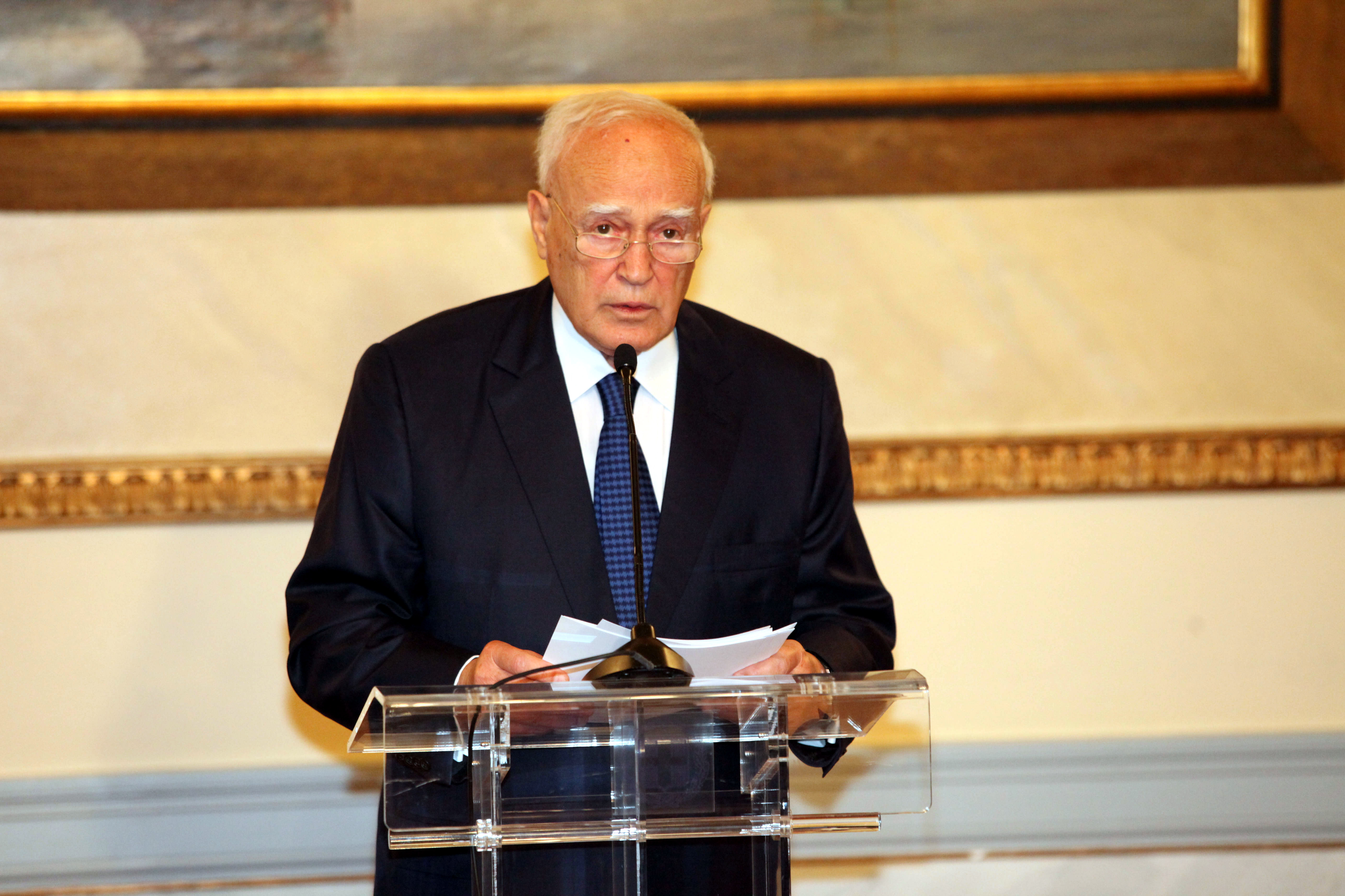 Εθνικό διακύβευμα η εμπέδωση της κοινωνικής δικαιοσύνης, τονίζει ο Κάρολος Παπούλιας