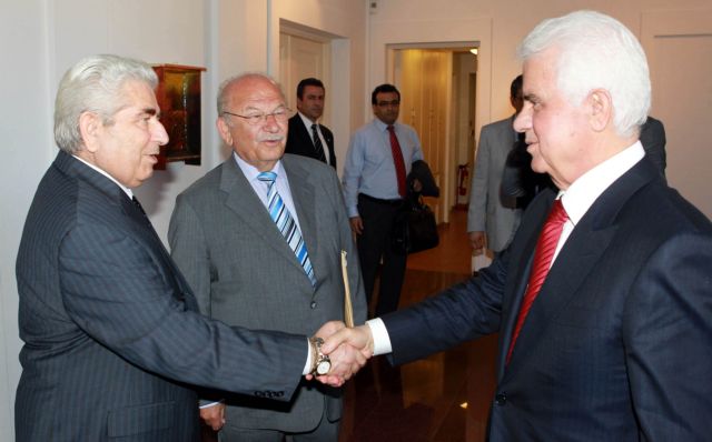 Σε θετικό κλίμα η έναρξη των εντατικών συναντήσεων Χριστόφια-Έρογλου