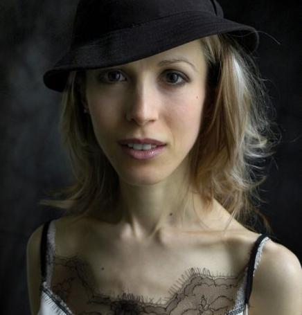 Ένα κατηγορητήριο καταρρέει, μία μήνυση έρχεται για τον Στρος-Καν