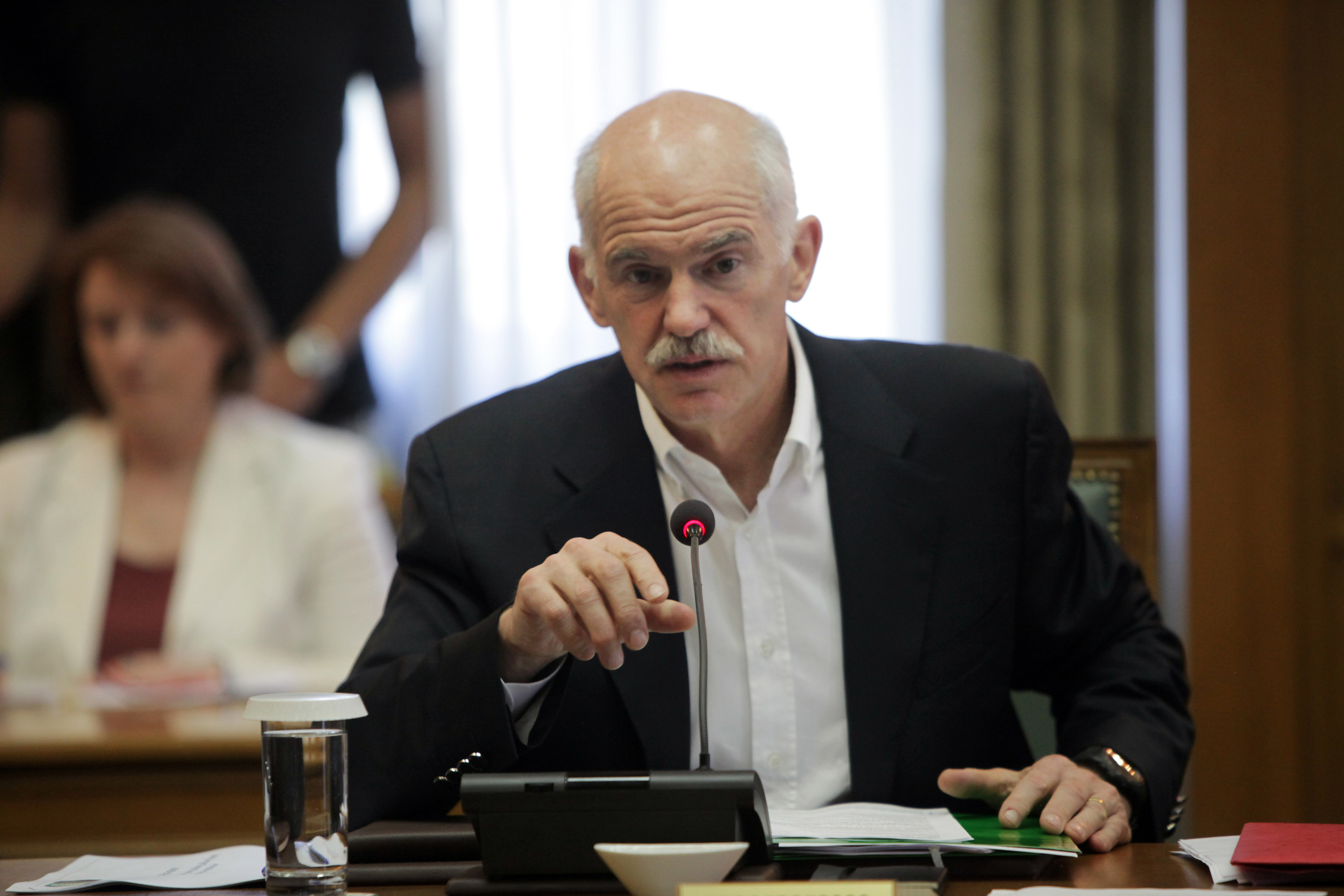 Νέο κάλεσμα Παπανδρέου προς τις ηγεσίες της ΕΕ για λήψη «ιστορικών αποφάσεων»