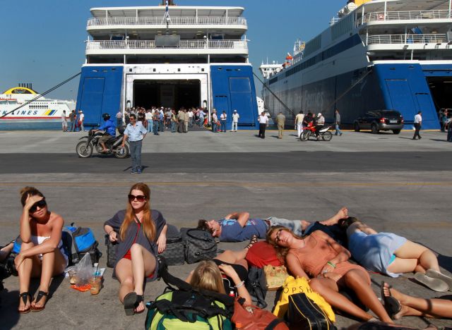 «Όχι» σε απεργία μέσα στον Ιούλιο αποφάσισαν τελικώς οι ναυτεργάτες