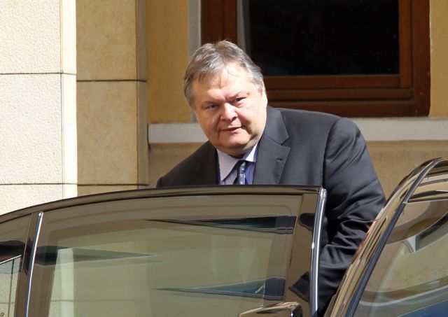 Νέα περιστατικά αποδοκιμασίας υπουργών και βουλευτών του ΠΑΣΟΚ