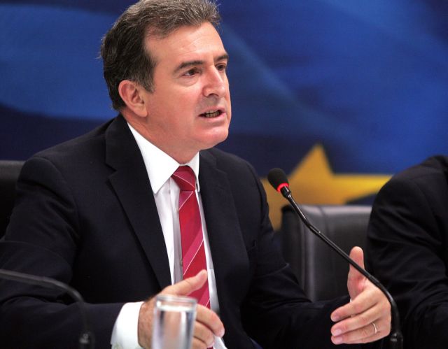 «Τελεσίγραφο» Χρυσοχοΐδη σε κρατικούς φορείς για την αποδέσμευση πόρων του ΕΣΠΑ