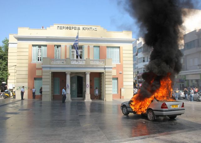 Αποχώρησαν από τους δρόμους οι ιδιοκτήτες ταξί – Νέα συνέλευση το πρωί της Τρίτης