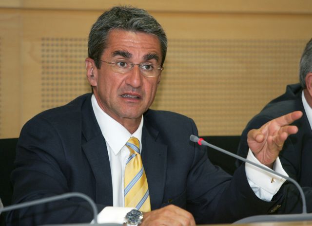 Πυρ ομαδόν από τους γιατρούς στις ανακοινώσεις Λοβέρδου για συγχωνεύσεις νοσοκομείων