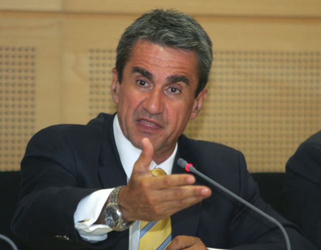 «Όχι» σε λουκέτα στα νοσοκομεία, «ναι» σε διοικητικές συγχωνεύσεις λέει ο Ανδρέας Λοβέρδος