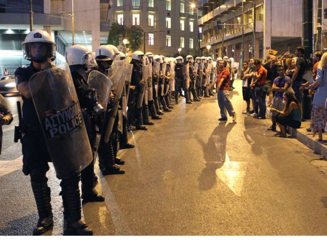 Για το μέλλον της κινητοποίησης συζητούν στο Σύνταγμα οι «Αγανακτισμένοι»