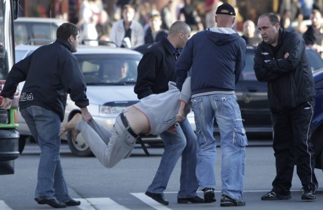 Βίαιες συγκρούσεις και δεκάδες συλλήψεις στη Λευκορωσία