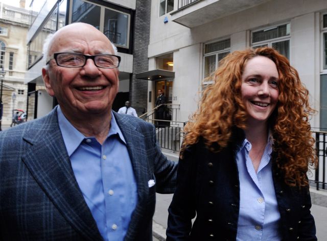 Εξηγήσεις για το σκάνδαλο των υποκλοπών ζητά από τους Μέρντοχ και Μπρουκς η Βρετανία