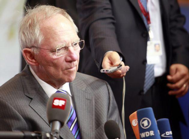 Να περιοριστεί η κυριαρχία των «προβληματικών» της ευρωζώνης προτείνει ο Σόιμπλε