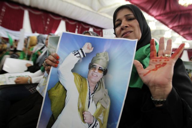 Να «απελευθερώσουν» τη Βεγγάζη καλεί τους υποστηρικτές του ο Καντάφι