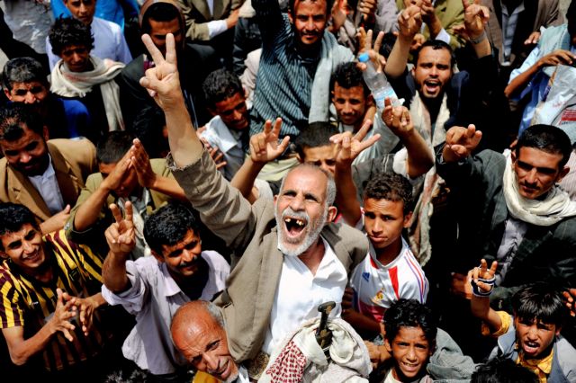 Αιματηρές συγκρούσεις κυβερνητικών δυνάμεων-οπαδών της αντιπολίτευσης στη Σαναά