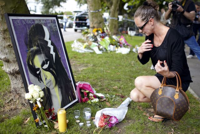 Η νεκροψία δεν έδειξε τα αίτια θανάτου της Γουάινχαουζ, αναμένονται οι τοξικολογικές