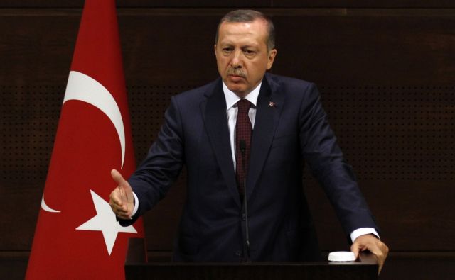 Η σύνθεση της νέας τουρκικής κυβέρνησης – Παραμένει στο ΥΠΕΞ ο Αχμέτ Νταβούτογλου