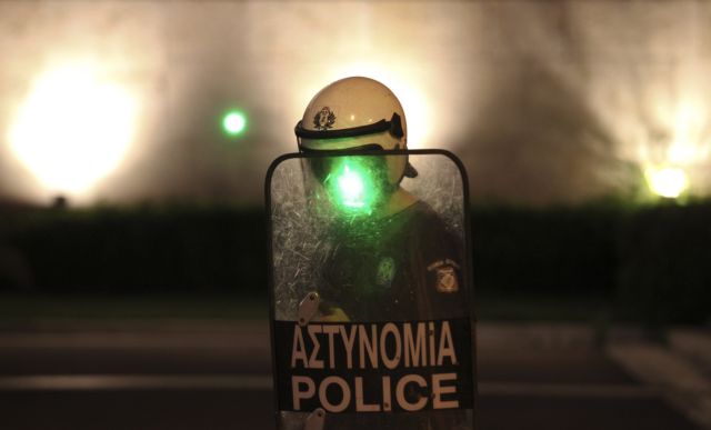 Πιστοί στο ραντεβού τους στο Σύνταγμα οι «Αγανακτισμένοι»