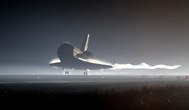 Προσγειώθηκε στο Διαστημικό Κέντρο Κένεντι το Atlantis