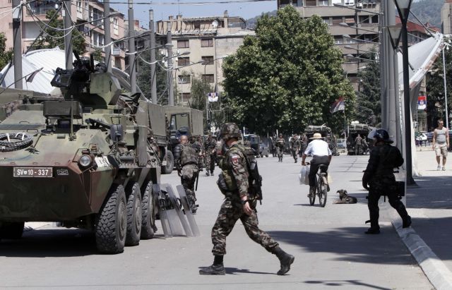 Υπό ΝΑΤΟϊκό έλεγχο οι μεθοριακοί σταθμοί στο βόρειο Κόσοβο