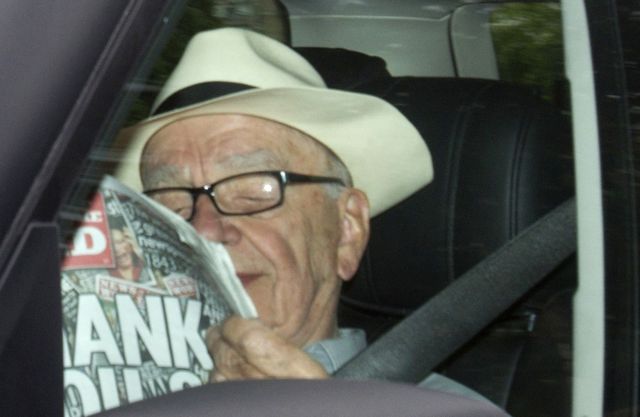 Στη Βρετανία ο Μέρντοχ μετά το «Thank you & Goodbye» της News of the World