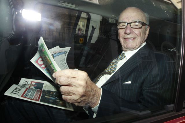 «Αμελητέα τα λάθη μας» λέει ο Μέρντοχ στην πρώτη συνέντευξη μετά το σκάνδαλο