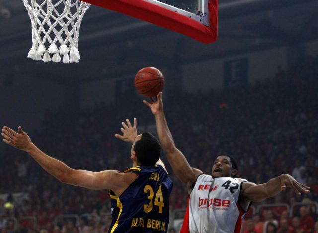 Συμφωνία του Ολυμπιακού με τον φόργουορντ Κάιλ Χάινς