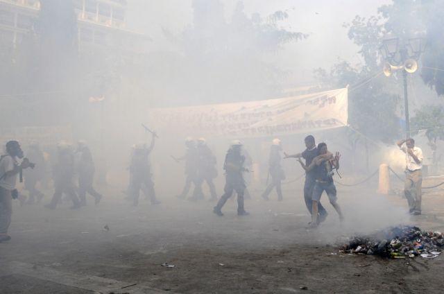 «Απεγκλωβισμένους» εργαζόμενους της ΕΘΕΛ δείχνει το βίντεο, σύμφωνα με την αστυνομία