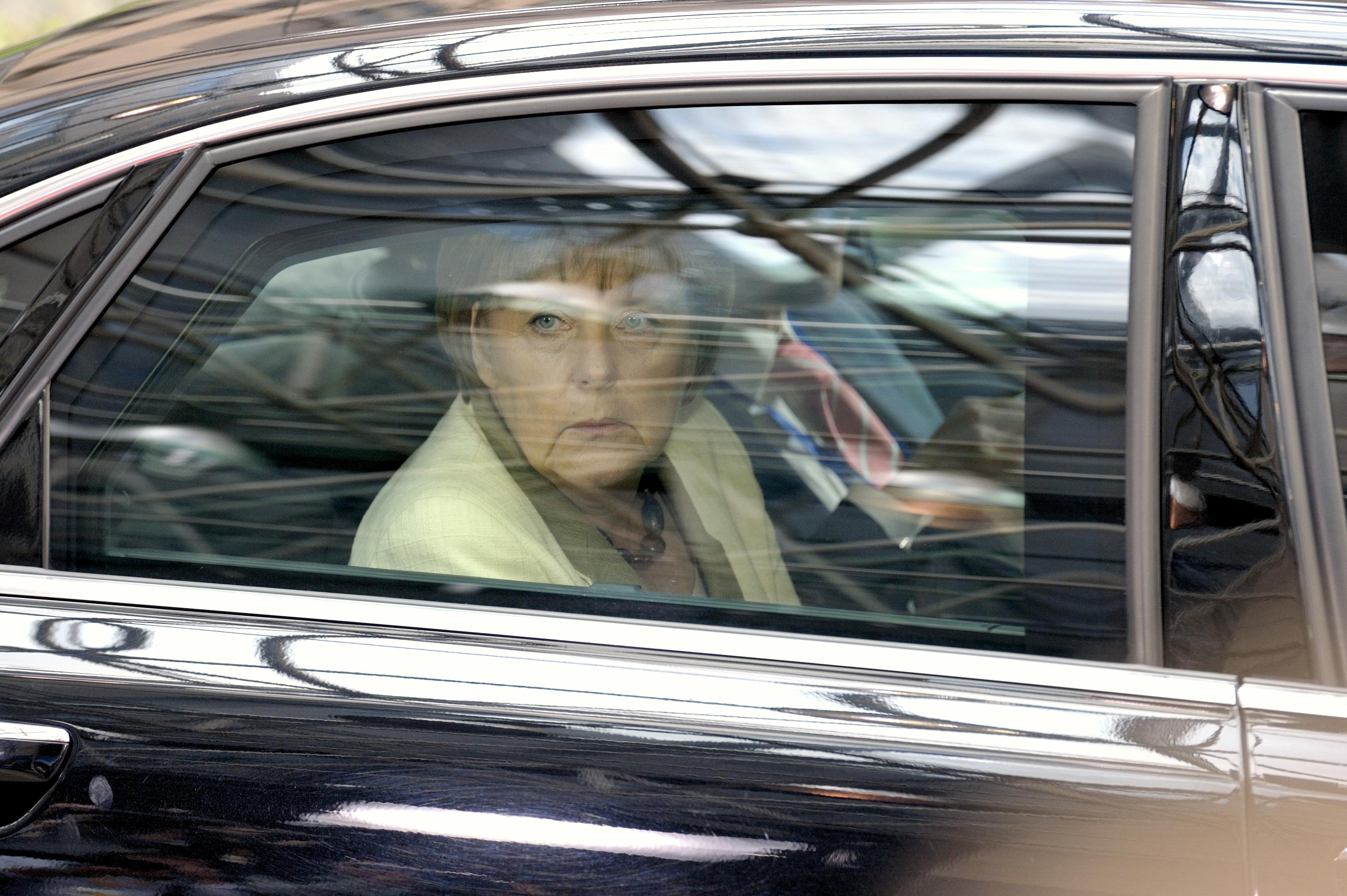 «Σχέδιο Μάρσαλ» για την ανάπτυξη, μείωση επιτοκίου και 15ετή επιμήκυνση, αποφασίζει η Ευρωζώνη για την Ελλάδα