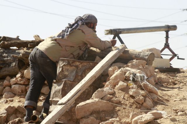 Παραιτήσου κι αν θέλεις μείνε στη Λιβύη, λένε οι αντικαθεστωτικοί στον Καντάφι