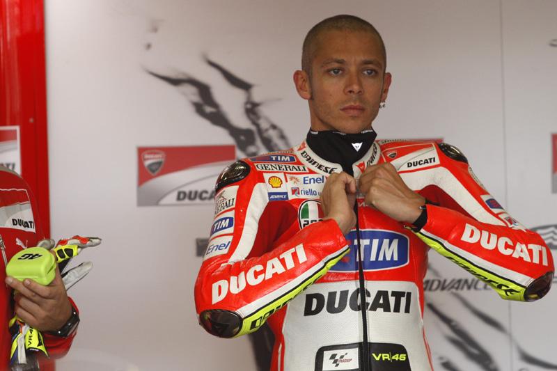 MotoGP Γερμανίας 2011, ΕΔ1: Πτώση του Valentino Rossi στο Sachsenring