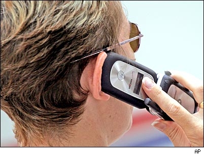 Όλο και περισσότερες μελέτες αποτυγχάνουν να τεκμηριώσουν τη σχέση κινητών τηλεφώνων και καρκίνου του εγκεφάλου