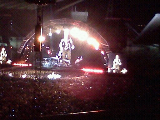 Αθρόα η προσέλευση των θαυμαστών των Bon Jovi στο ΟΑΚΑ