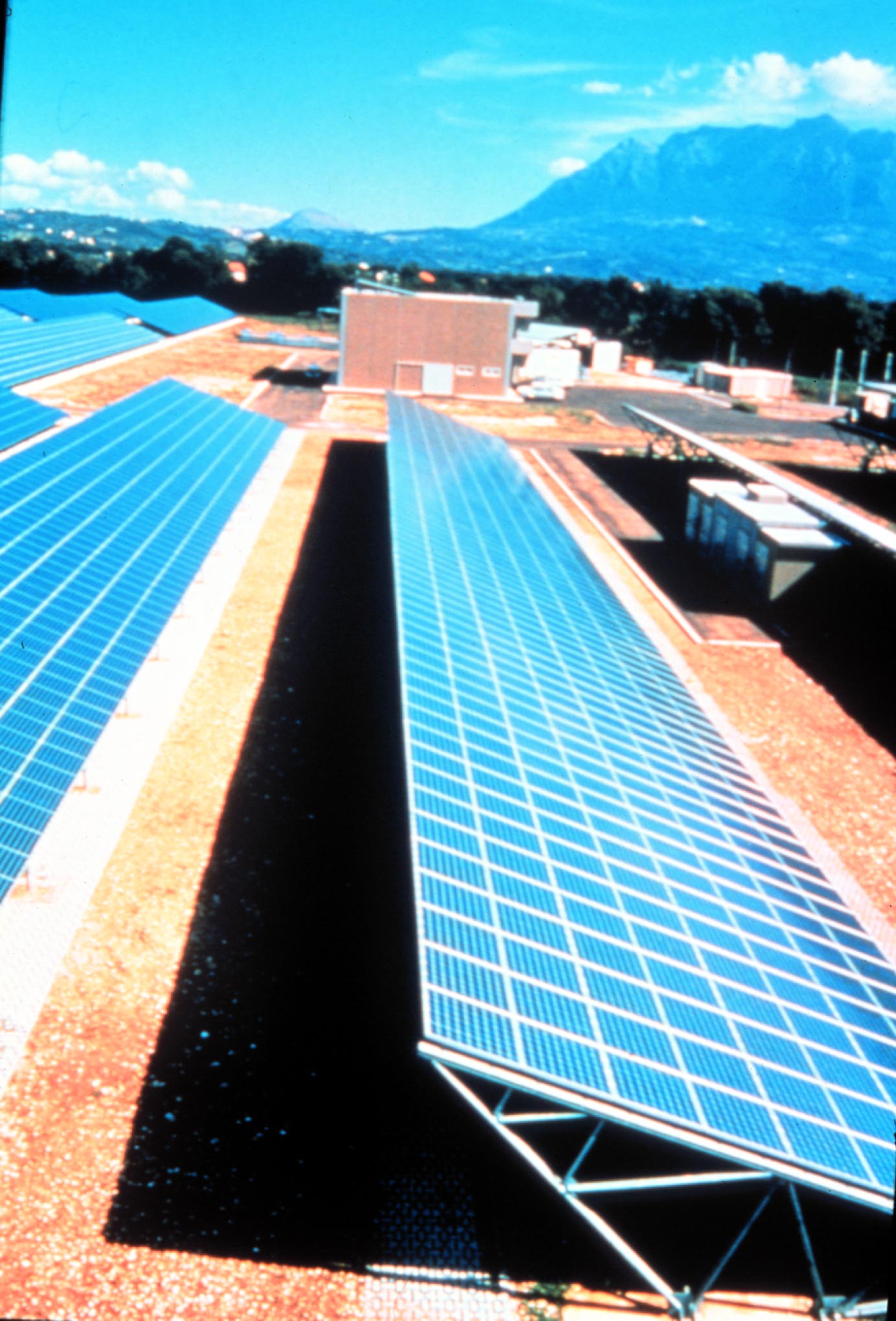 Ηλιακοί χάρτες και Προγράμματα προσομοίωσης φωτοβολταϊκών σταθμών: Ποιές είναι οι περιοχές με τη μεγαλύτερη απόδοση για τα φωτοβολταϊκά στην Ελλάδα