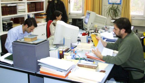 Στον «αέρα» 7.000 δημόσιοι υπάλληλοι από την κατάργηση 40 οργανισμών και φορέων