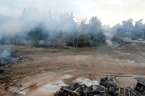 Υπό μερικό έλεγχο η πυρκαγιά στο ρέμα της Χελιδονούς