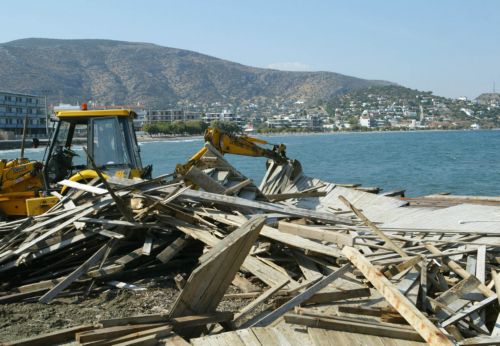 Μειωμένα πρόστιμα προβλέπει το νομοσχέδιο για τα αυθαίρετα