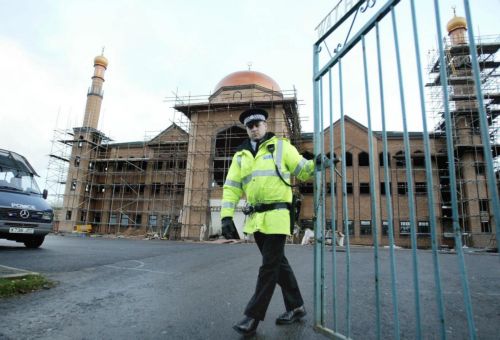 Μέτρα ασφαλείας λαμβάνουν οι μουσουλμάνοι της Βρετανίας μετά τις επιθέσεις στη Νορβηγία